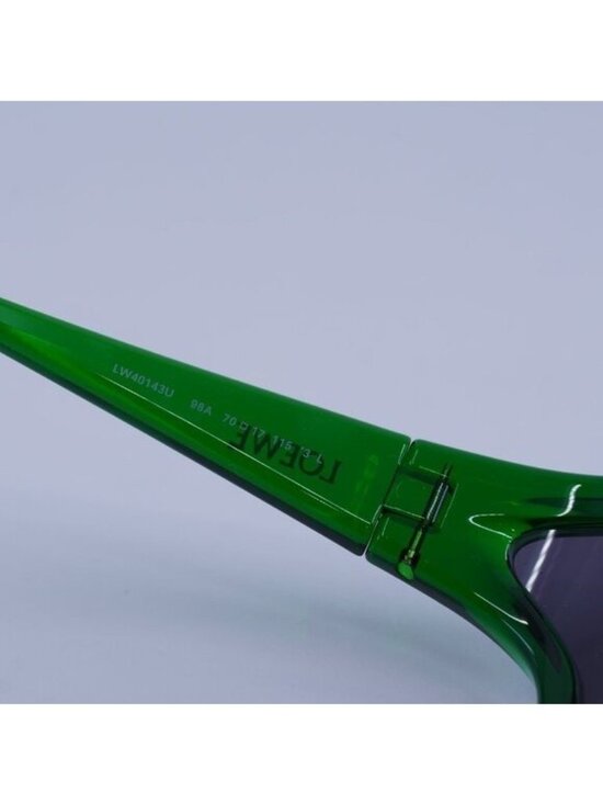 Loewe LW40143U 98A Sunglasses Transparent Dark Green Shield Frame, Smoke Lenses main image 4